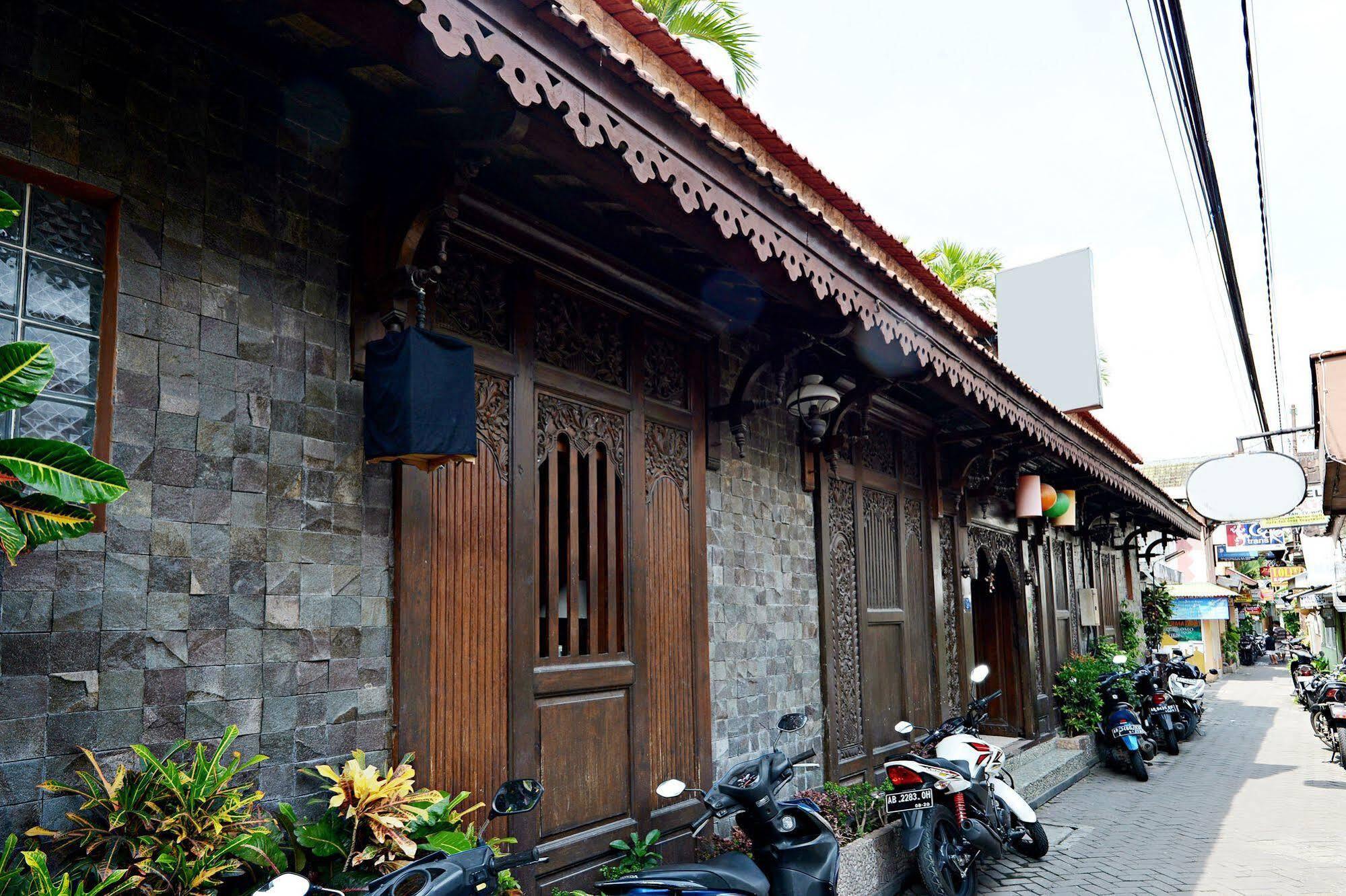 Zen Rooms Malioboro Sosrowijayan Wetan 요그야카르타 외부 사진