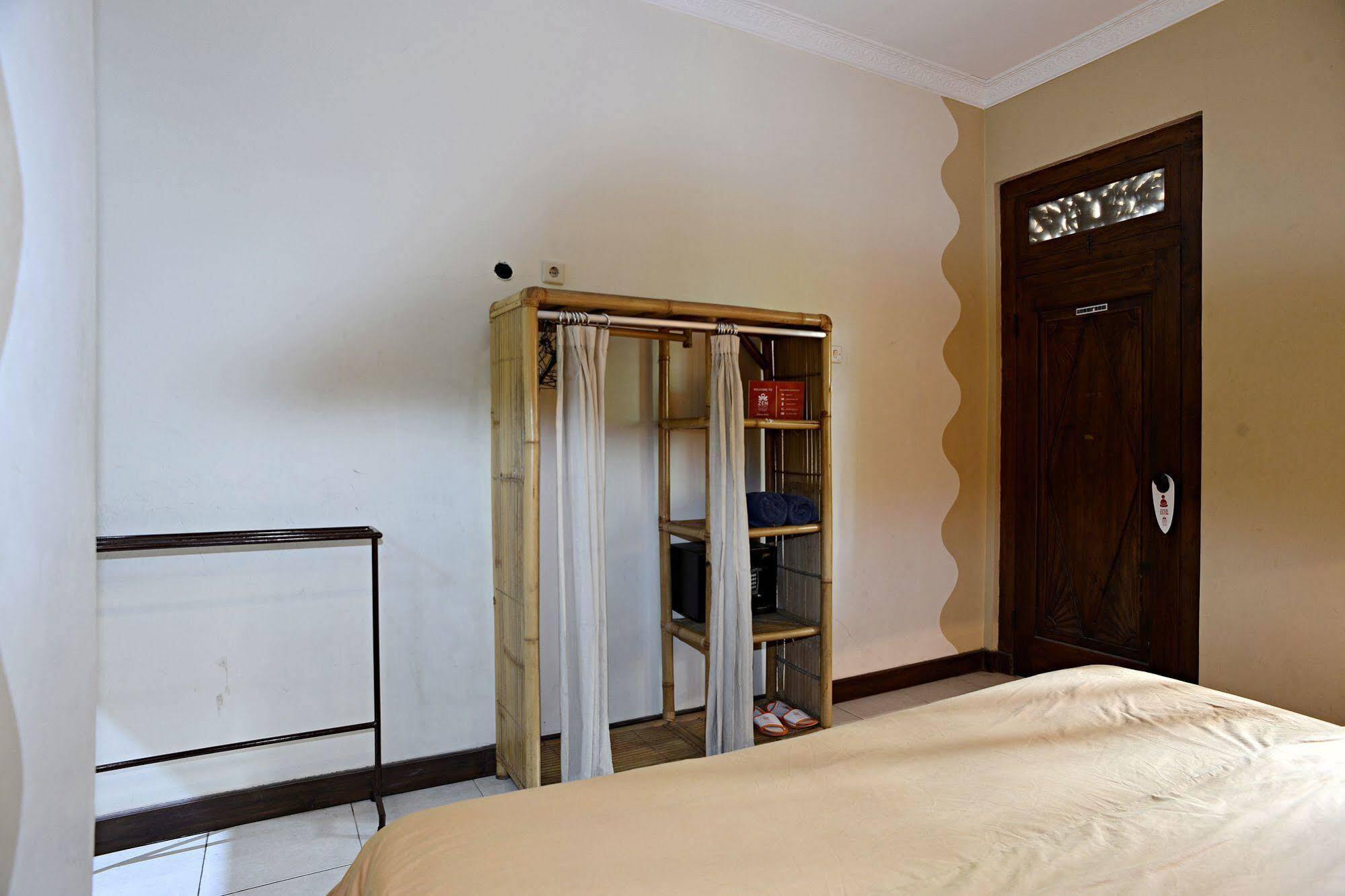 Zen Rooms Malioboro Sosrowijayan Wetan 요그야카르타 외부 사진
